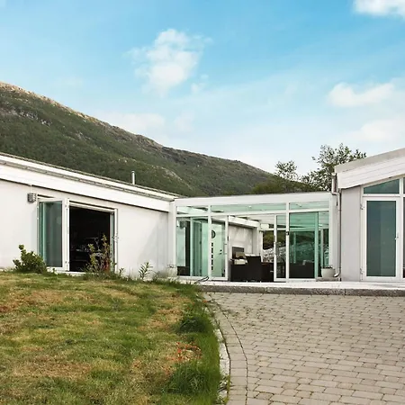 5 Star Holiday Home In Inndyr * Inndyr